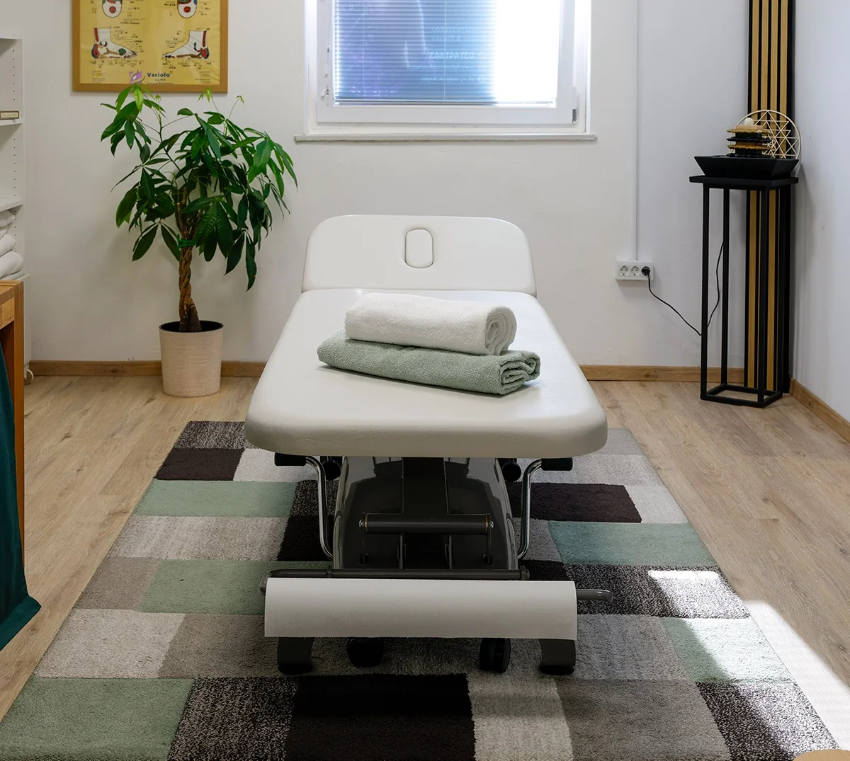 massage table in the Balance and Essence studio in Koper